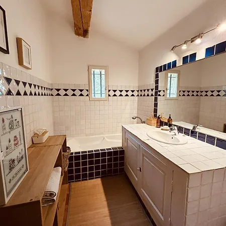 Havre De Paix Et De Charme Avec Piscine Saint-Maximin